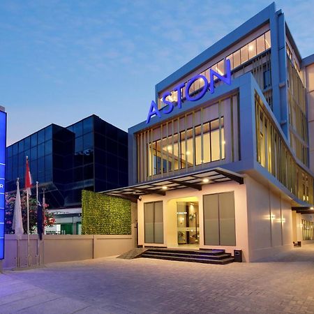 Aston Palu Hotel & Conference Center ภายนอก รูปภาพ