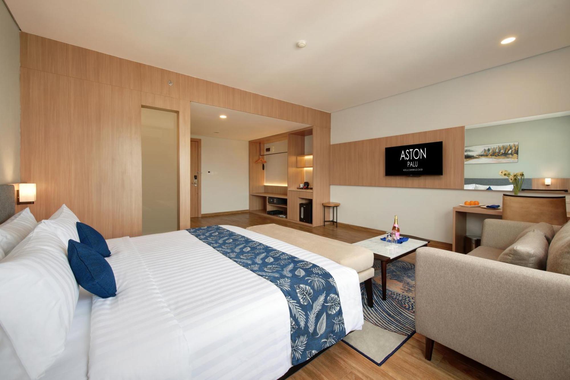 Aston Palu Hotel & Conference Center ภายนอก รูปภาพ