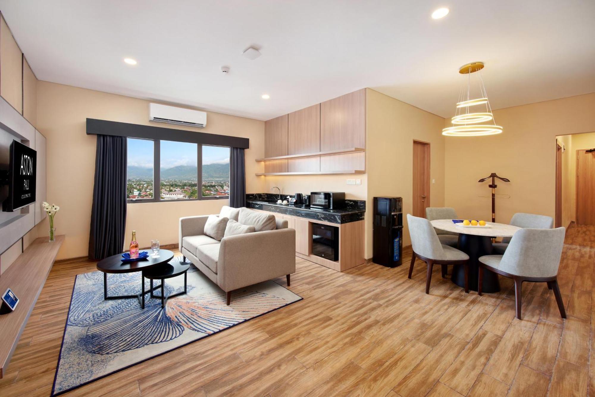 Aston Palu Hotel & Conference Center ภายนอก รูปภาพ